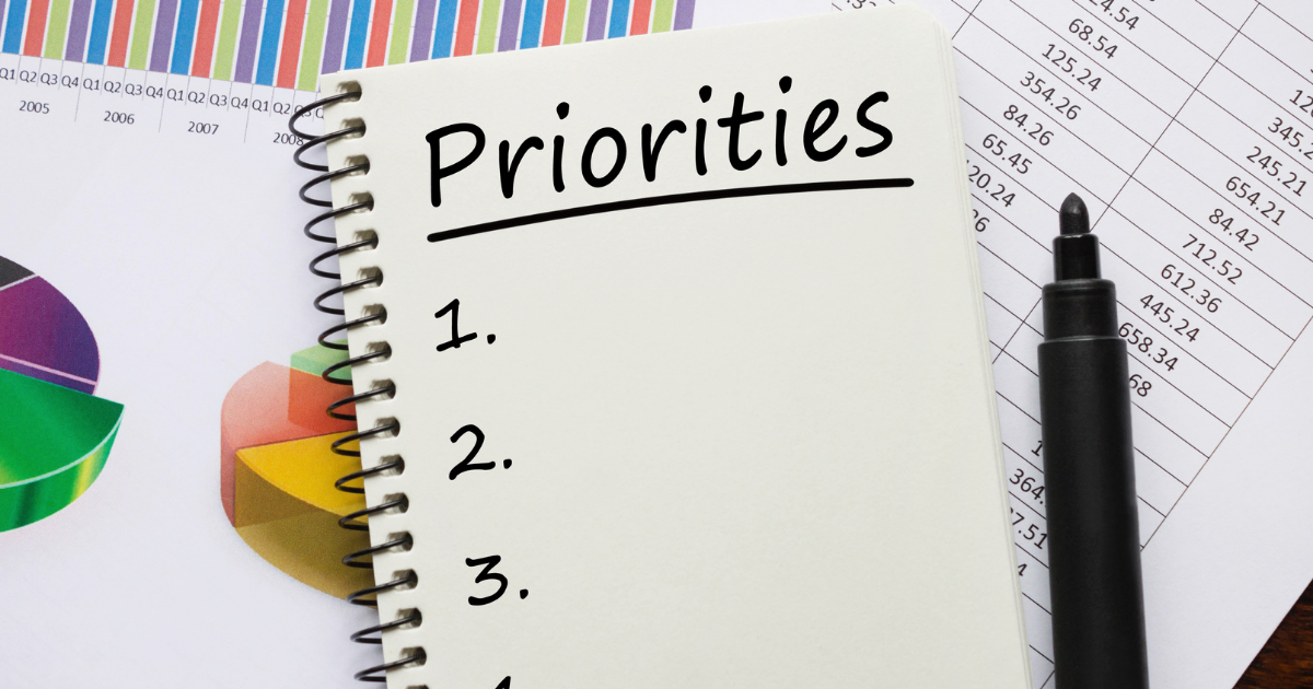 Prokrastination - Priorisieren bereits am Vortag die Aufgaben für den nächsten Tag. Ideal sind sechs bis zehn Aufgaben.
